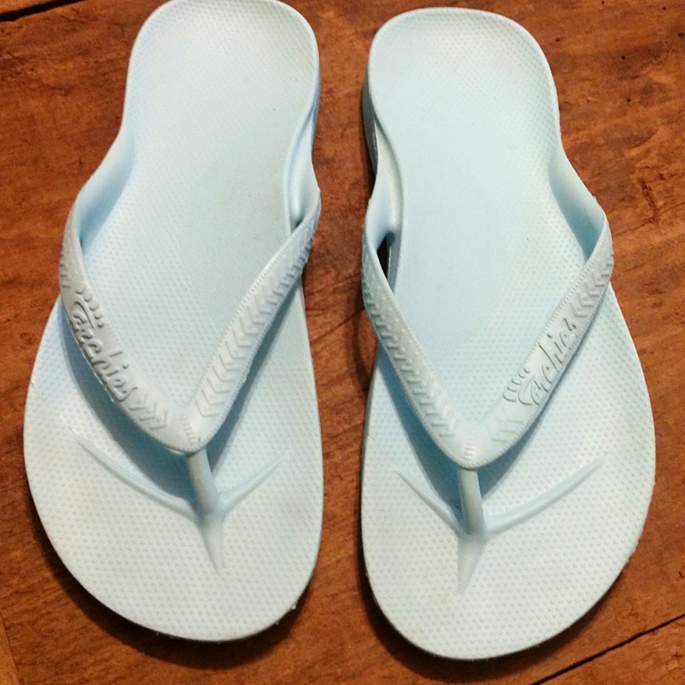 Archie's  arch support sole flip flops, powder blue size 8 women's